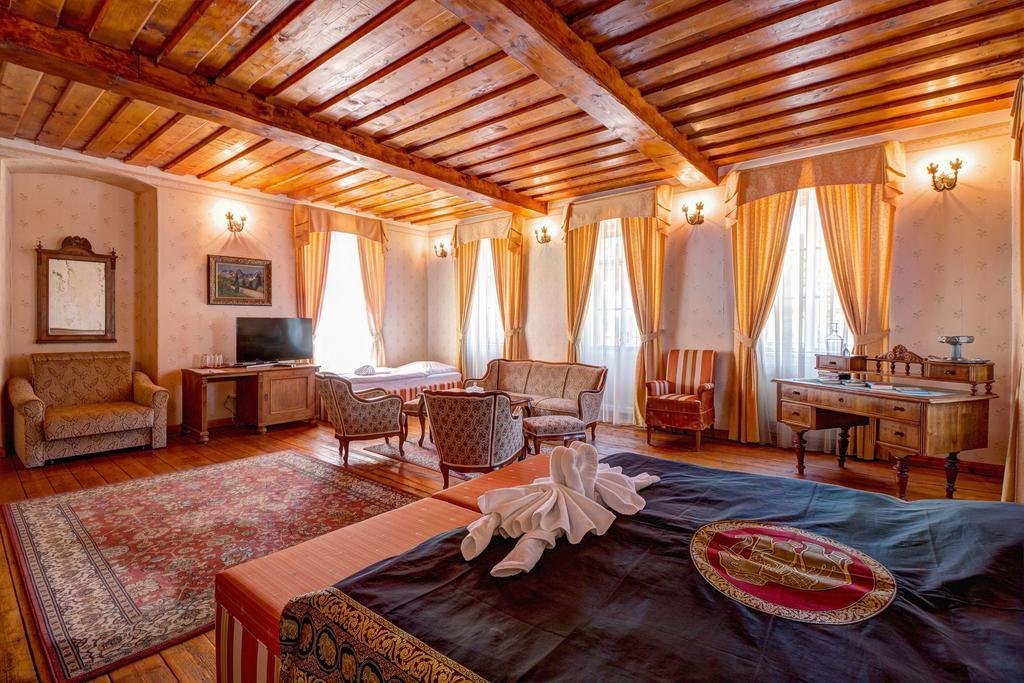 Penzion Cosmopolitan I. Banská Štiavnica エクステリア 写真