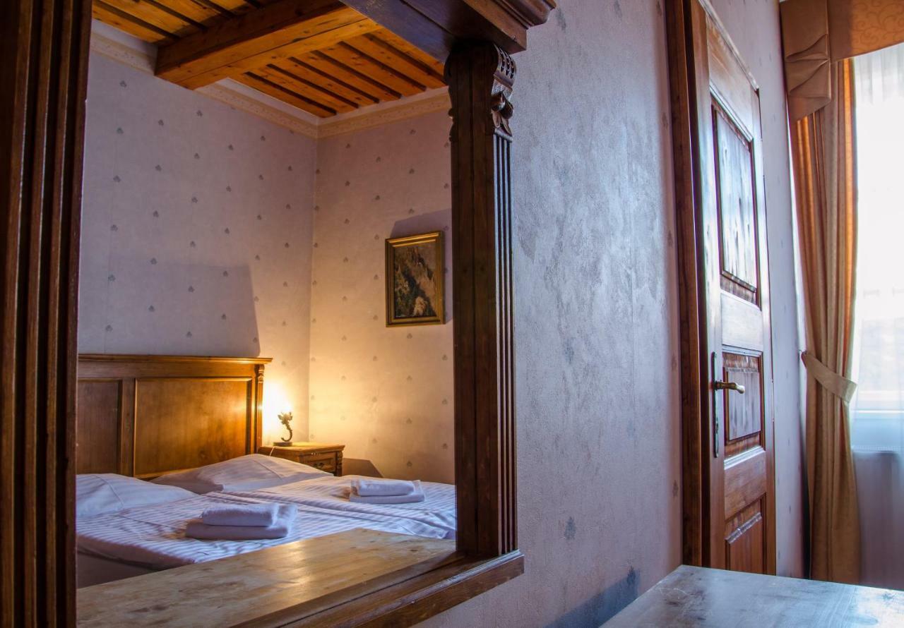 Penzion Cosmopolitan I. Banská Štiavnica エクステリア 写真