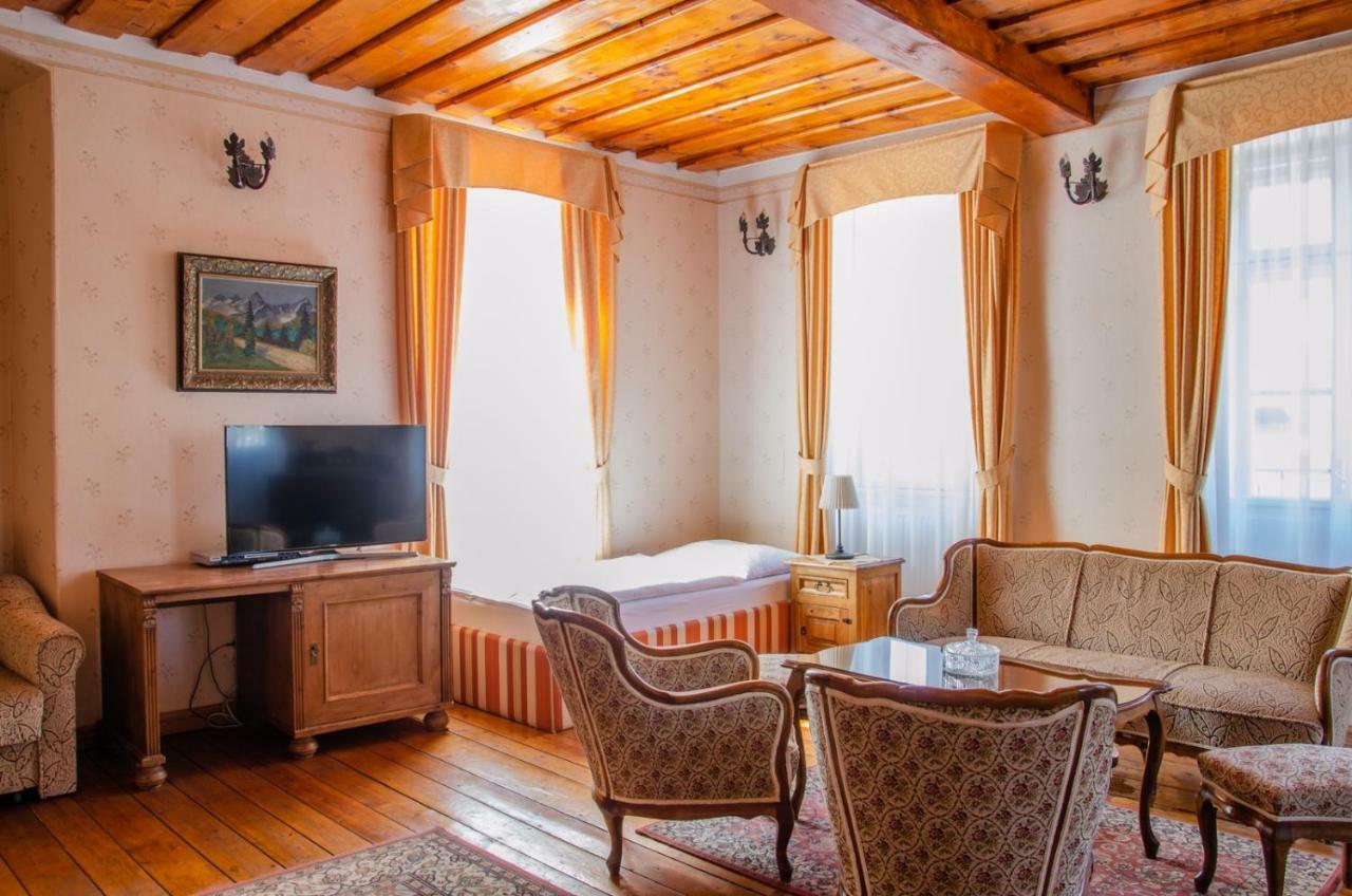 Penzion Cosmopolitan I. Banská Štiavnica エクステリア 写真