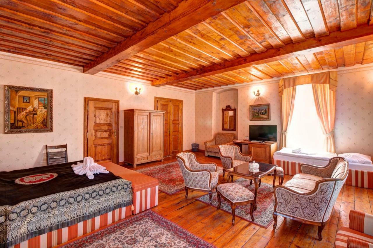 Penzion Cosmopolitan I. Banská Štiavnica エクステリア 写真