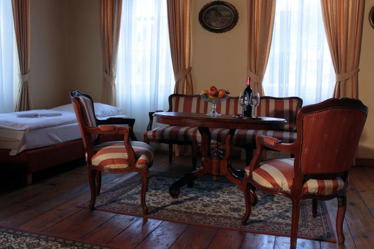 Penzion Cosmopolitan I. Banská Štiavnica エクステリア 写真
